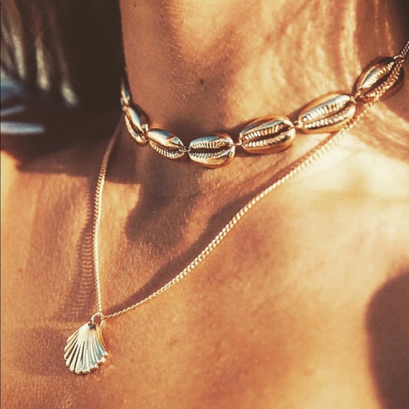 LAST ONE Cowrie Choker + Shell Pendent Necklace - Picture 3 of 7